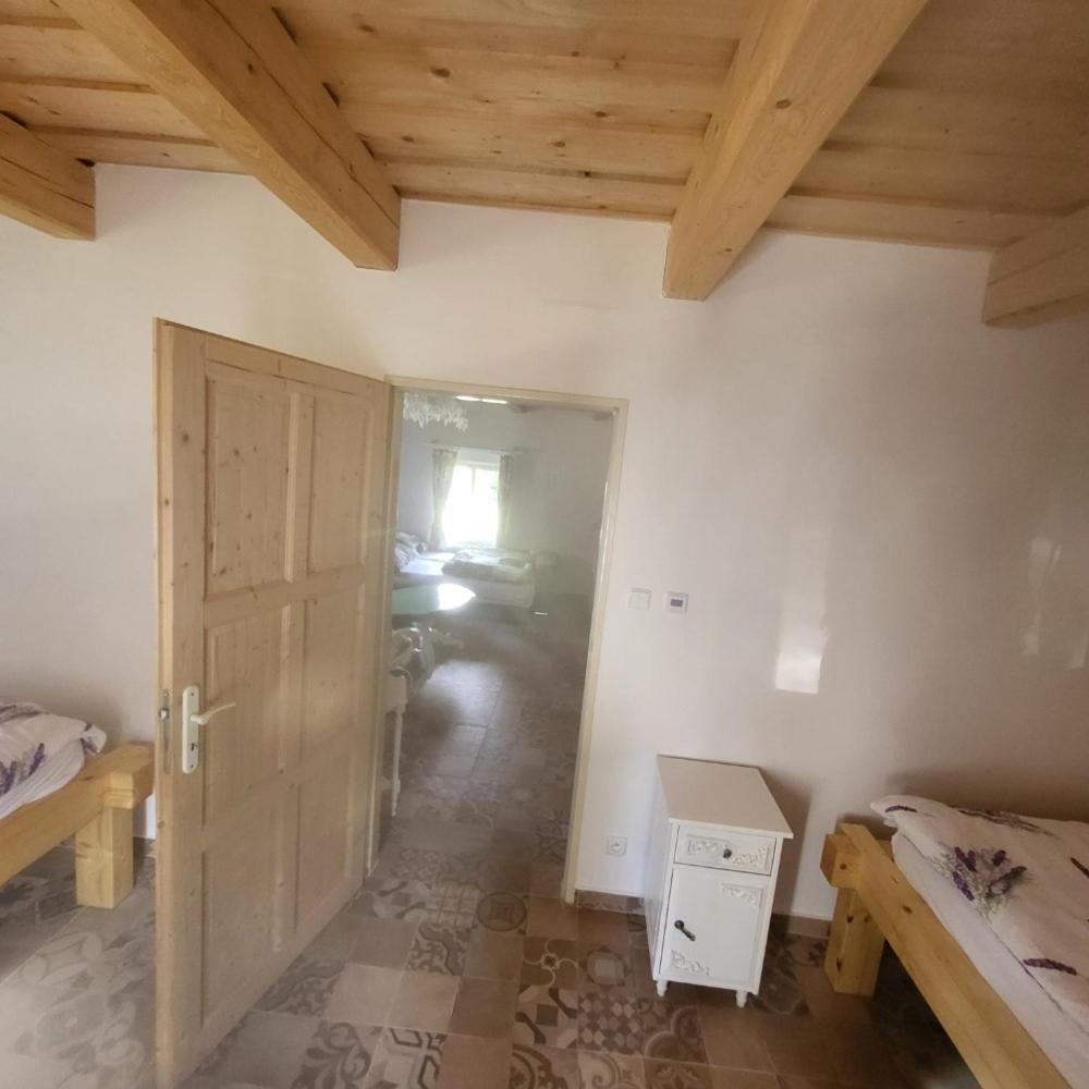 Chata-Brdy Nove Mitrovice Exteriör bild