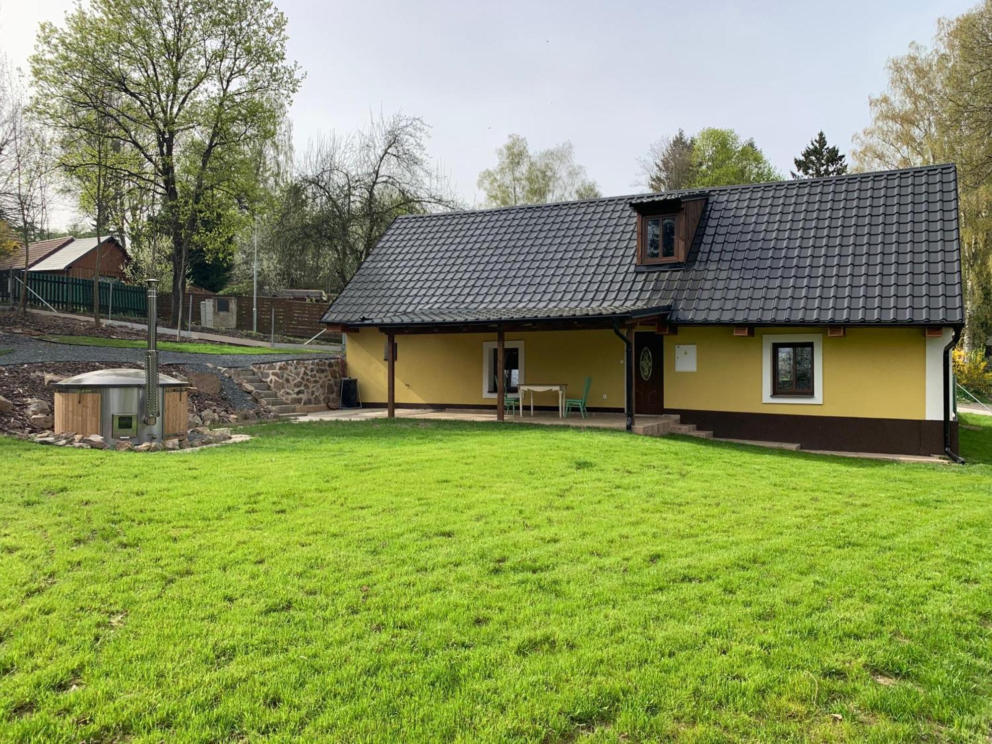 Chata-Brdy Nove Mitrovice Exteriör bild